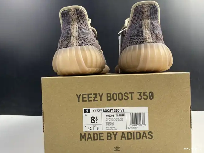 hype ADIDAS YECHER